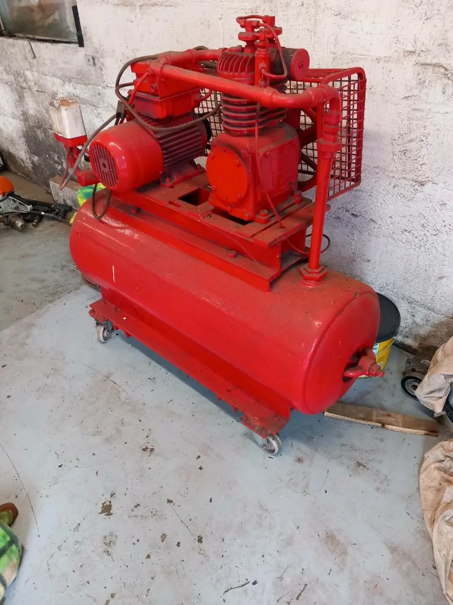 Single phase garage compressor - Image 1