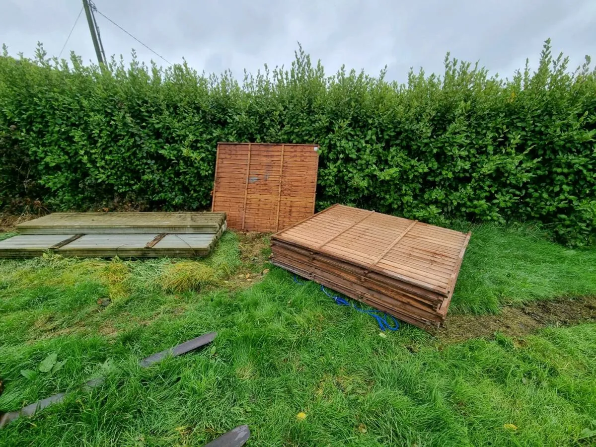 Concrete  posts and  timber  panels - Image 2