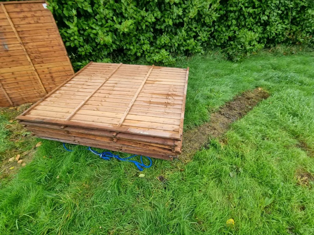 Concrete  posts and  timber  panels - Image 3
