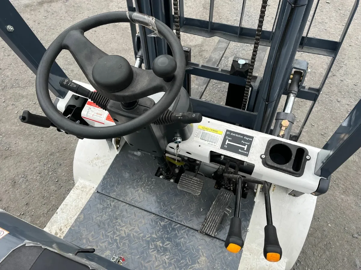 BEAR ELECTRIC FORKLIFT OFFER - BRAND NEW - Image 3