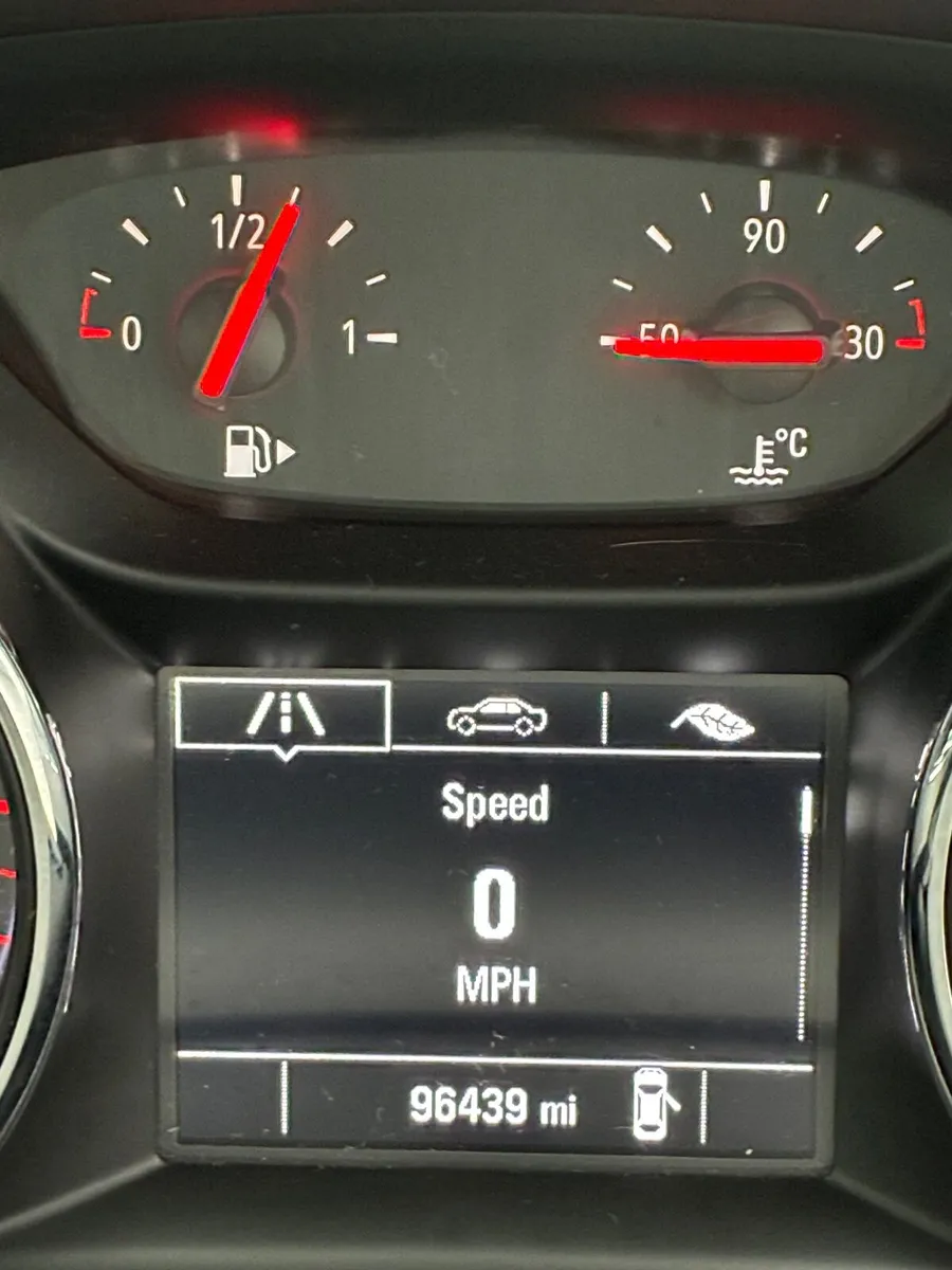 Vauxhall Insignia 2019 - Image 2