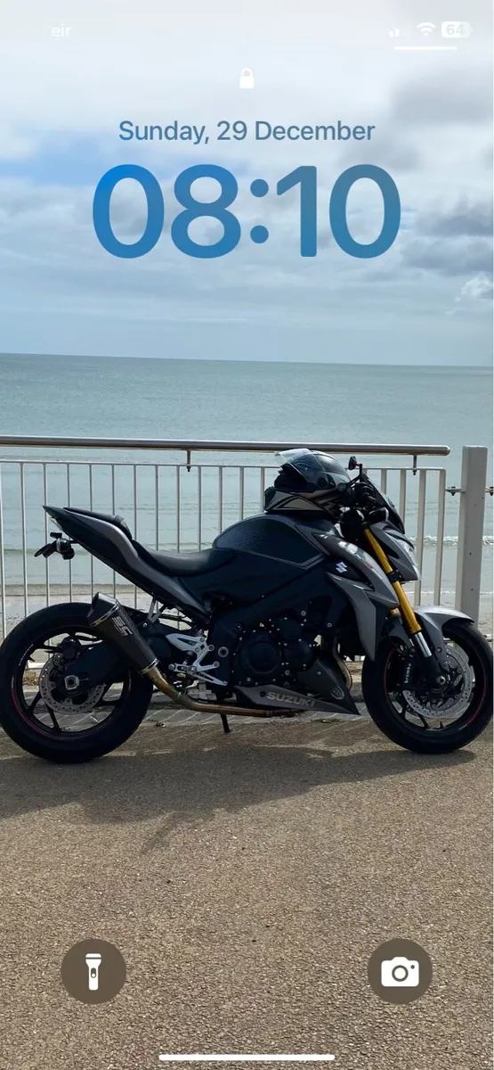 Suzuki GSXS 1000 - Image 2