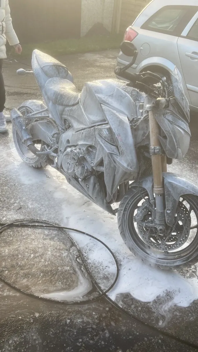 Suzuki GSXS 1000 - Image 3