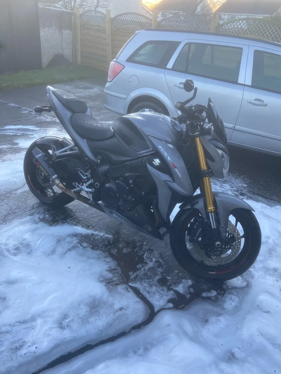 Suzuki GSXS 1000 - Image 4