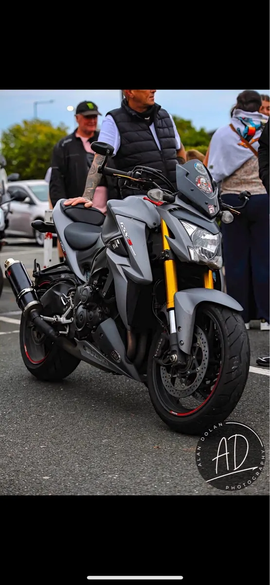 Suzuki GSXS 1000 - Image 1