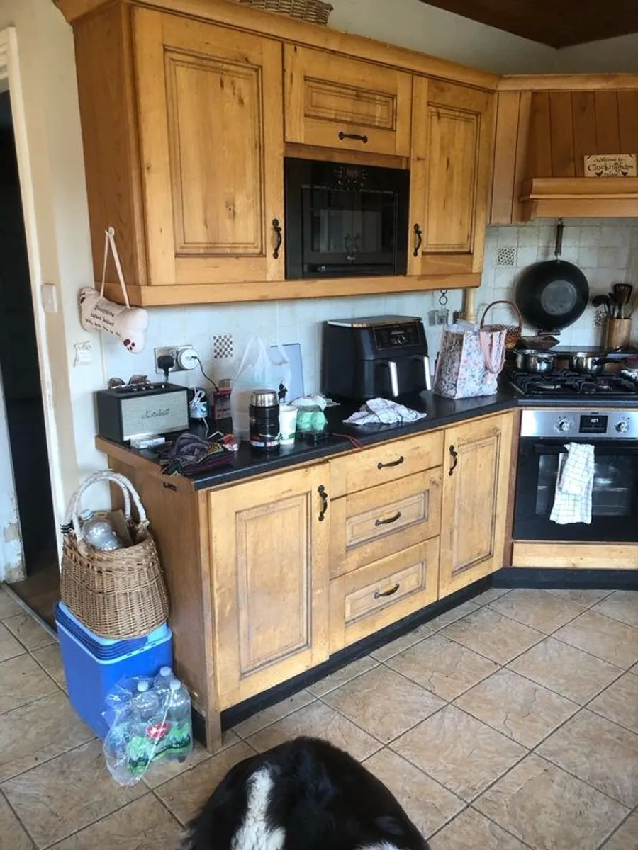 Solid Oak Kitchen - Image 4