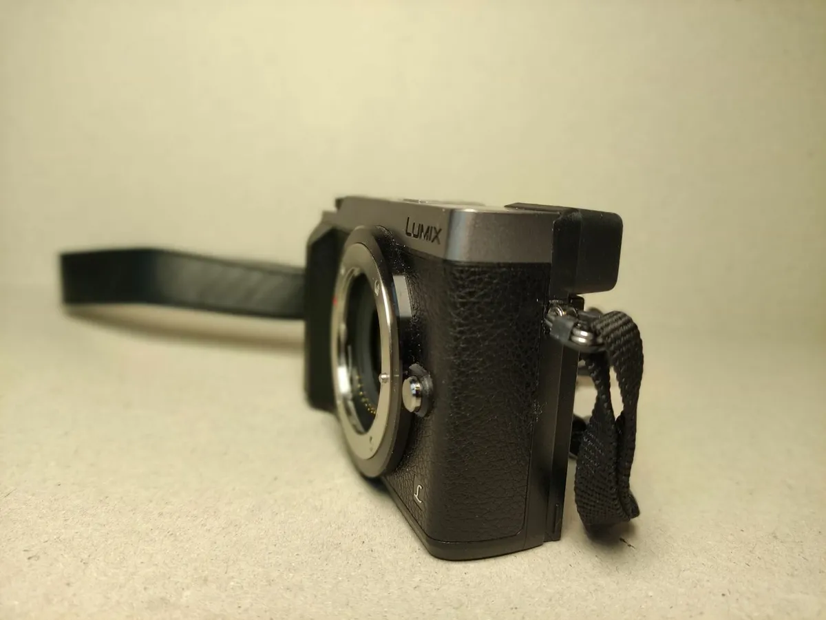 Panasonic Lumix GX80 - Less than 1000 Shoots - Image 2