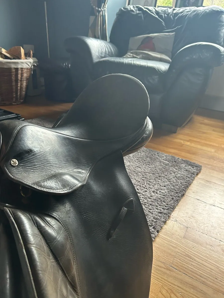 17inch Malcom saddle - Image 1