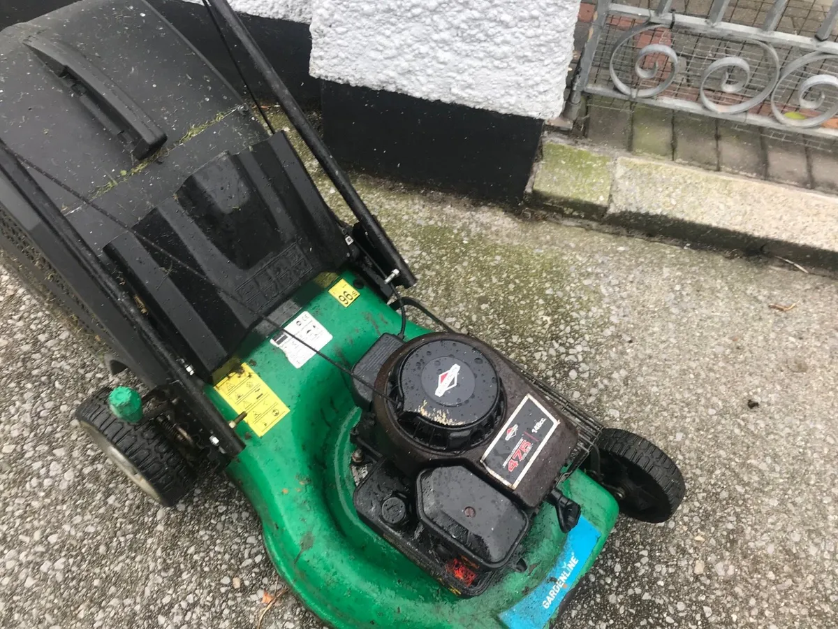 Briggs and stration Lawnmower for sale - Image 2