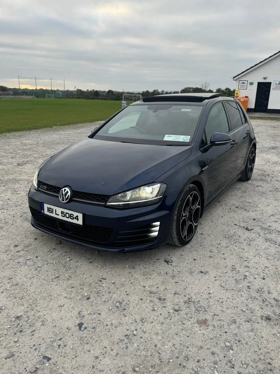 VW GOLF GTD PAN ROOF - Image 2