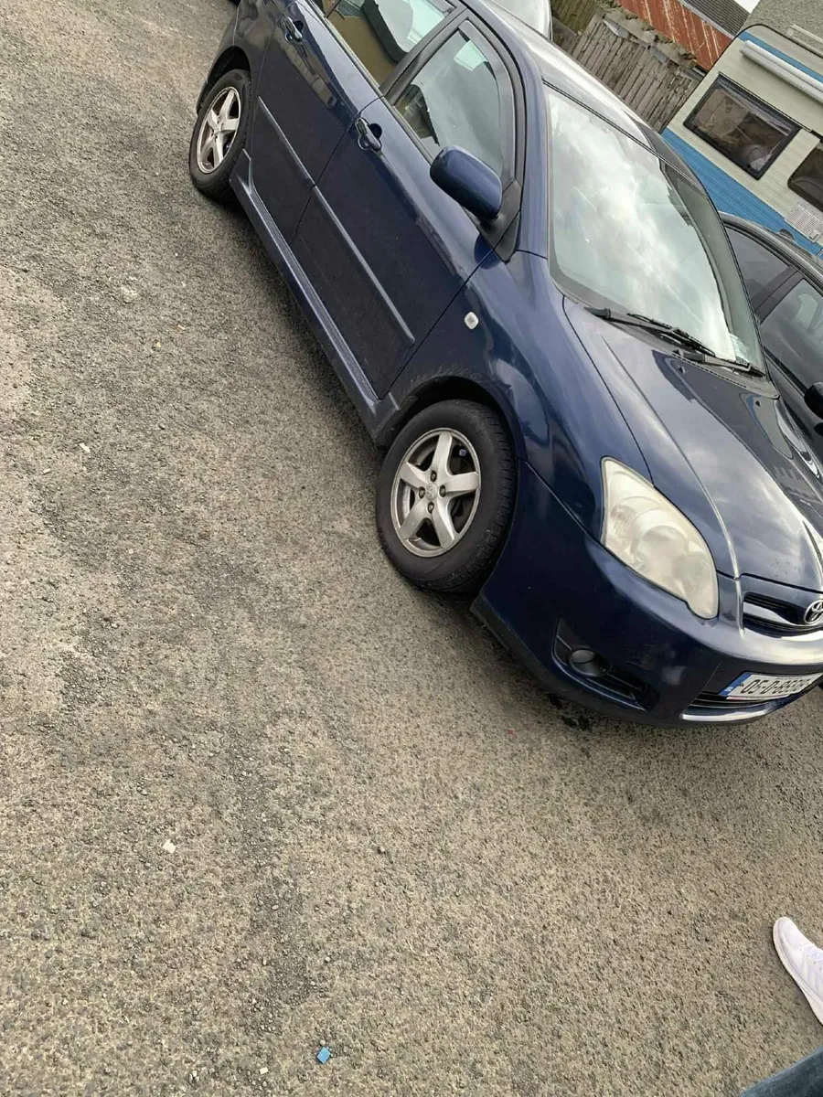 Toyota Corolla 2005 - Image 2