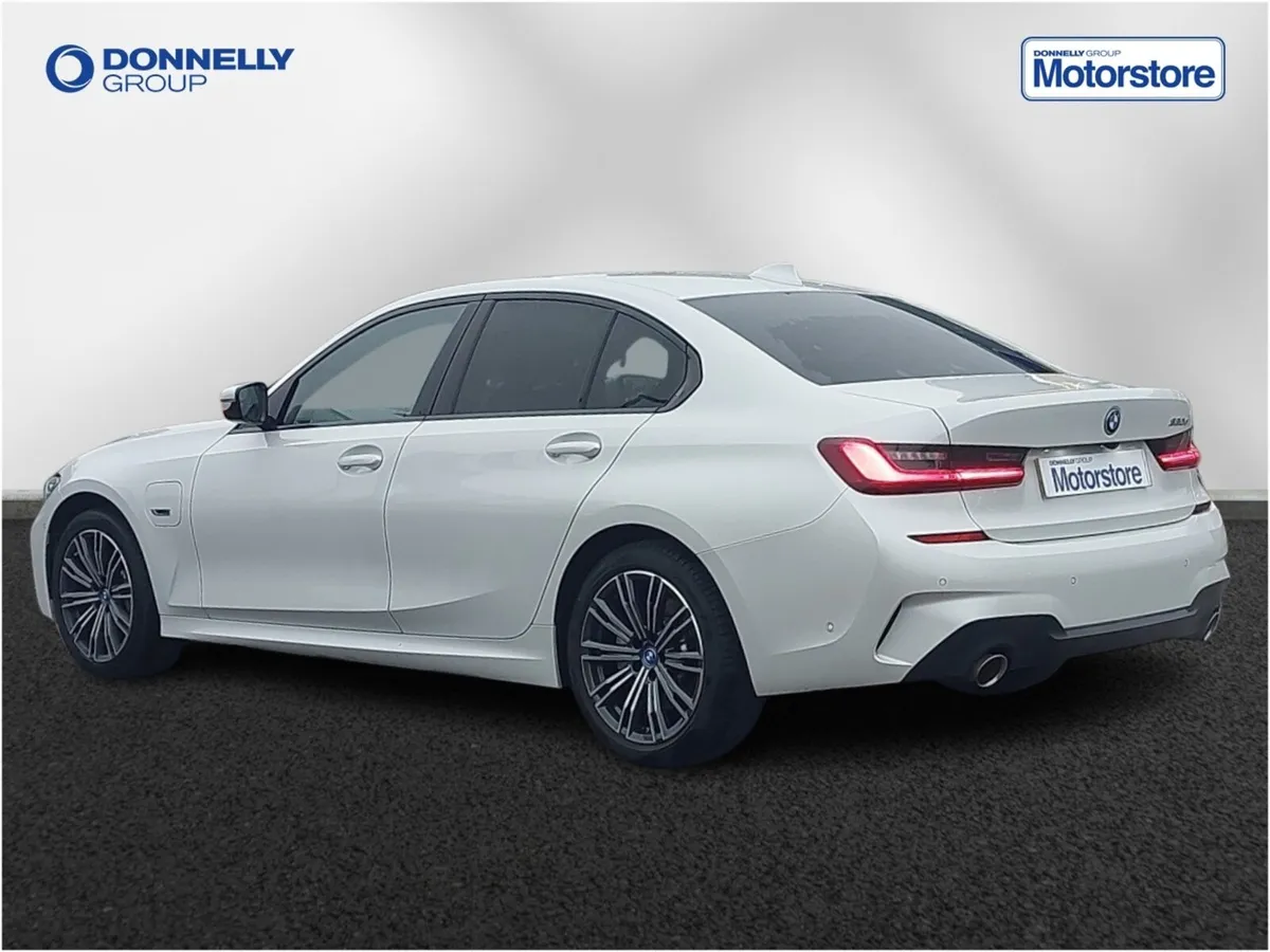 BMW 3 Series Saloon M Sport - Image 2