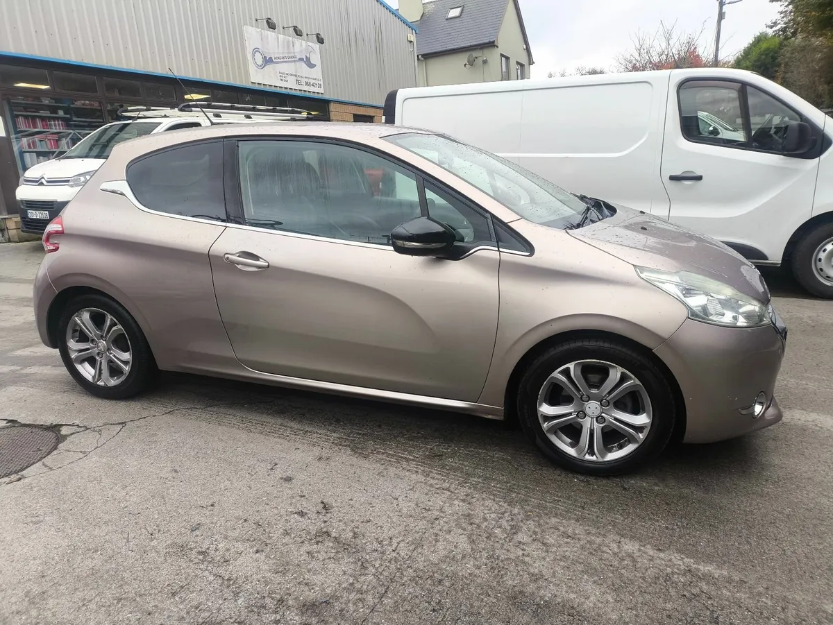 Peugeot 208 2013 low klms - Image 1