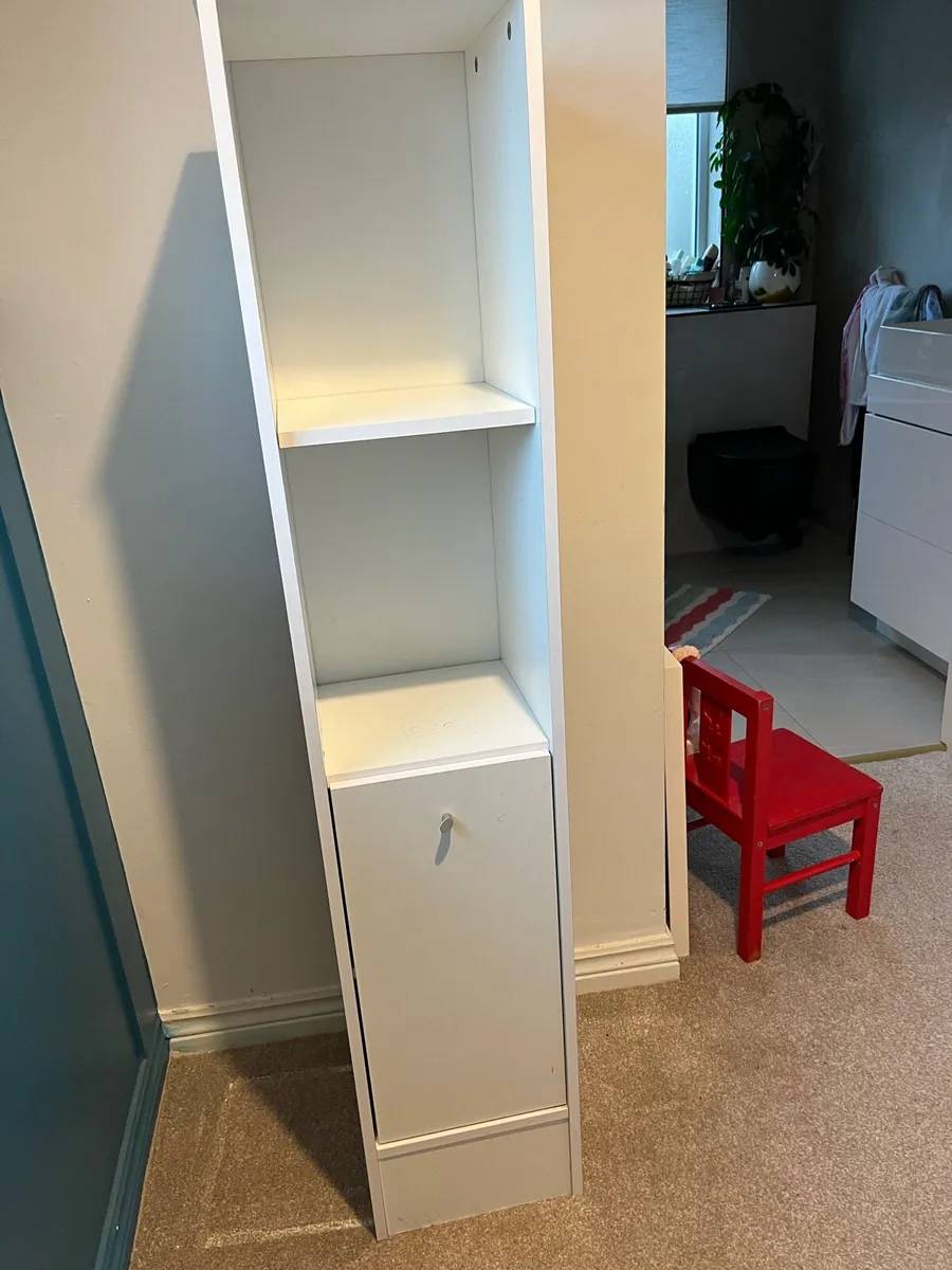 Shelves / Cupboard - Image 4