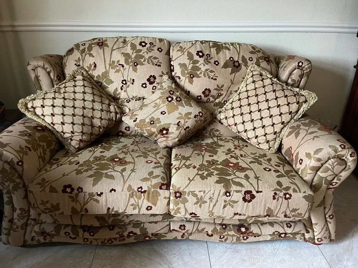 2 matching 2-seater sofas