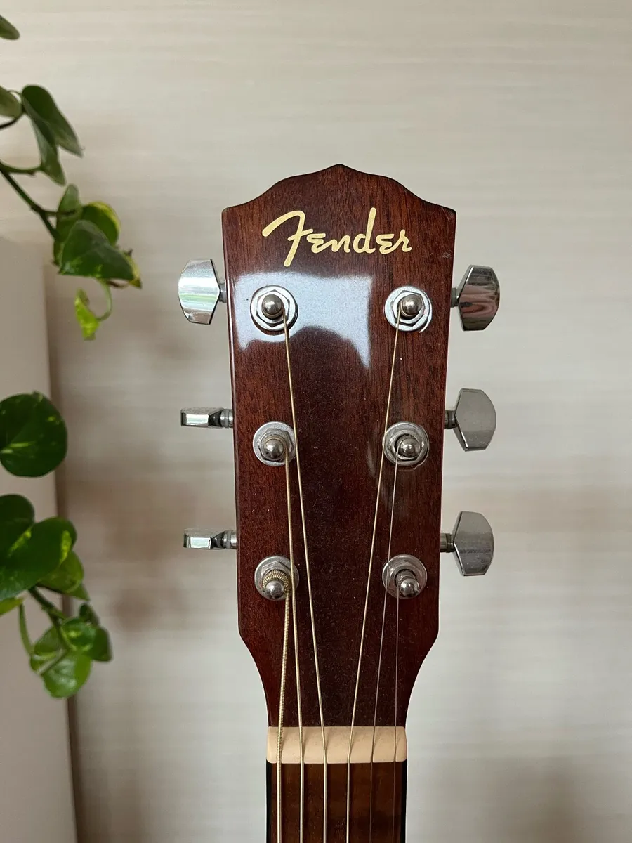 Guitar Fender - Image 4