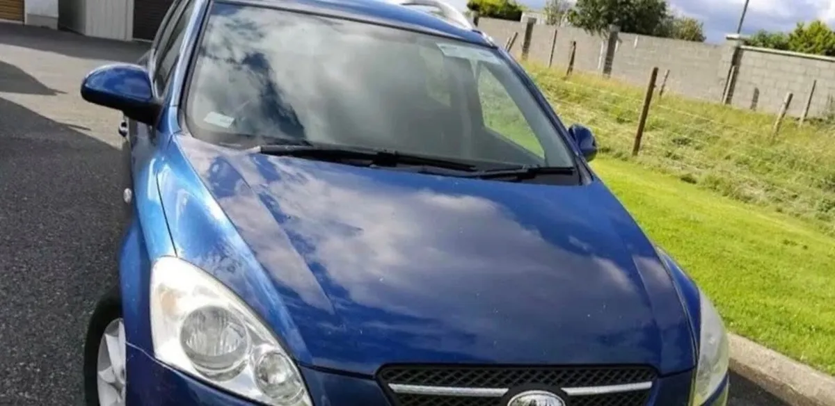 10 Kia Ceed 1.6 Diesel. Tax 02.26. €2150 Ono. - Image 2