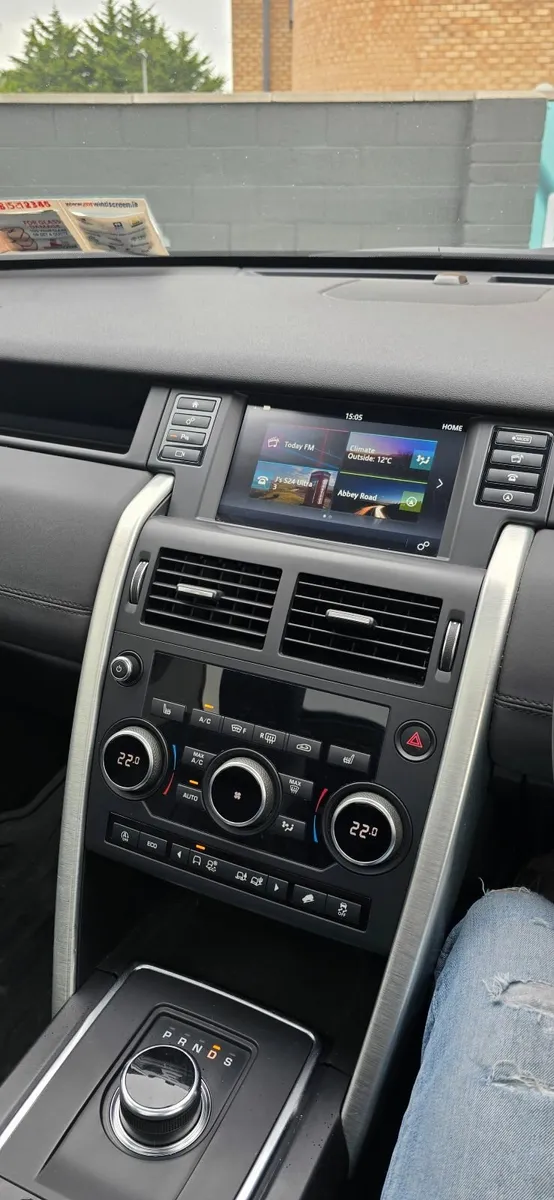 Land Rover Discovery Sport 2018 - Image 2