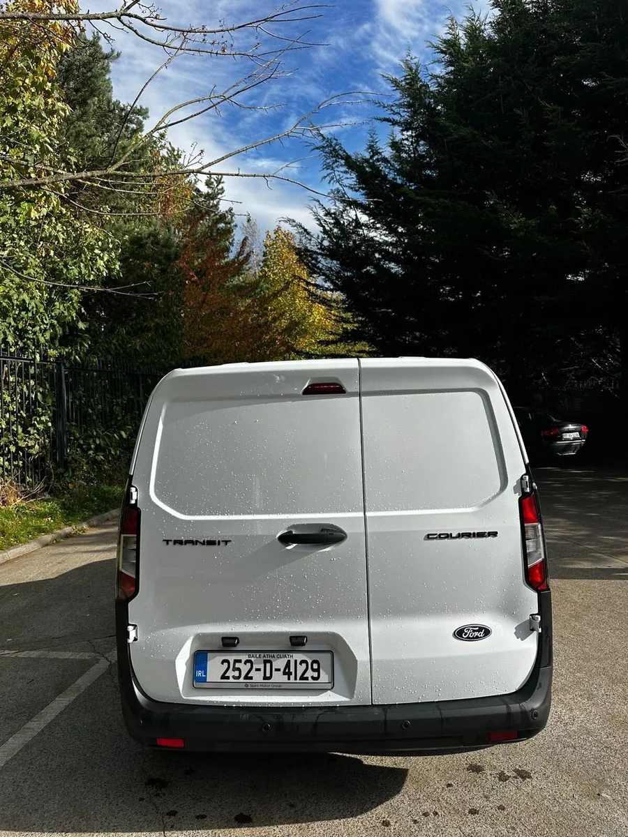 Car - Image 4