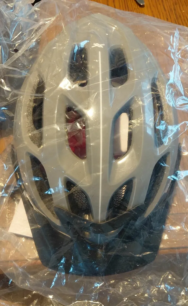 Cycling helmet - Image 3