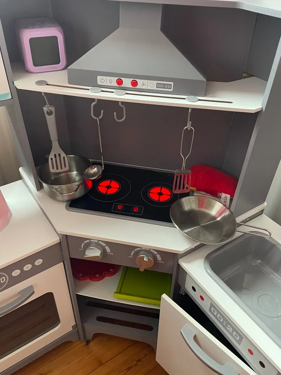 Play Kitchen - Image 3