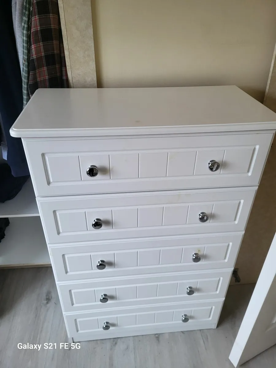Bedroom furniture - Image 1