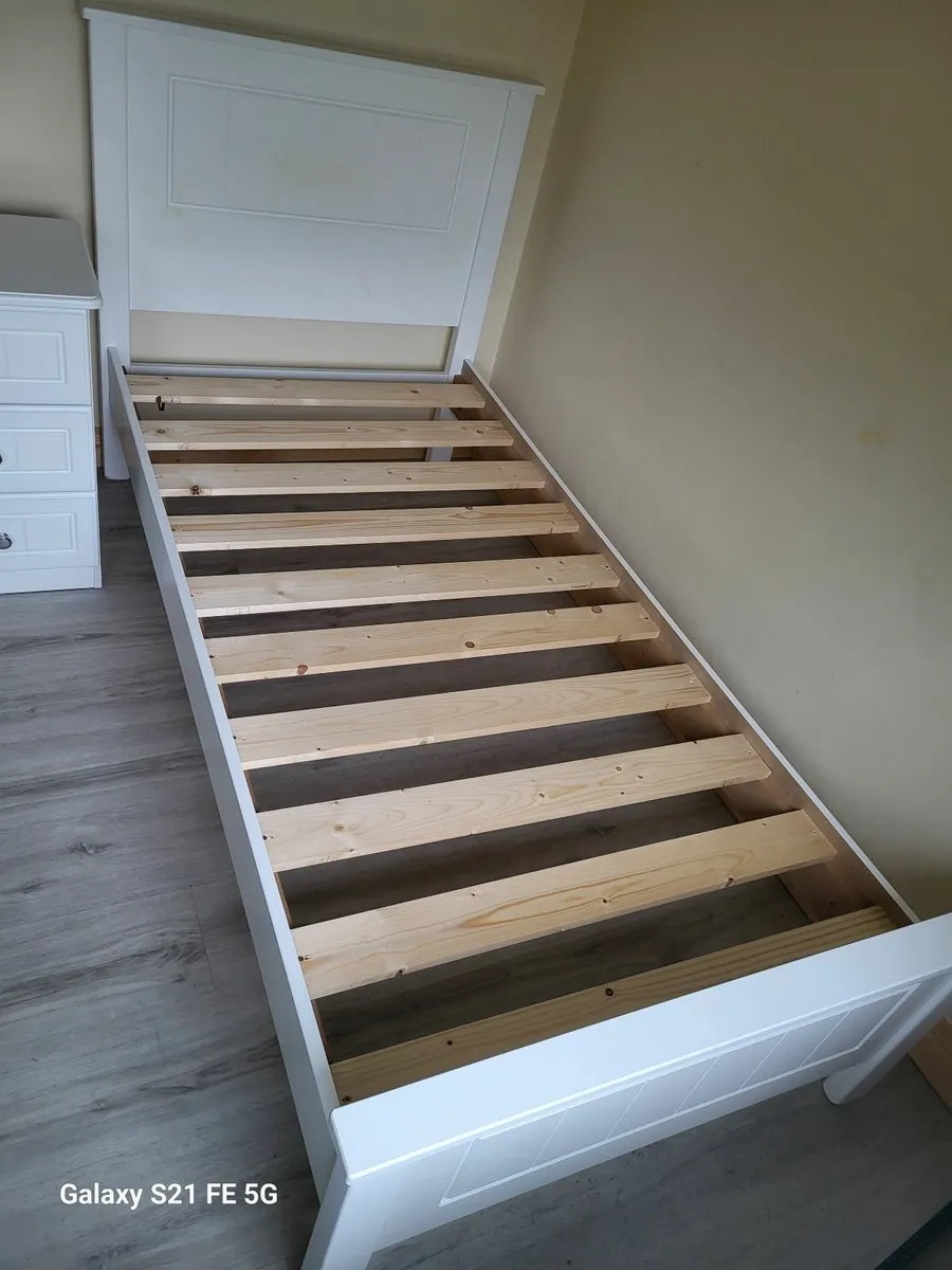 Bedroom furniture - Image 3