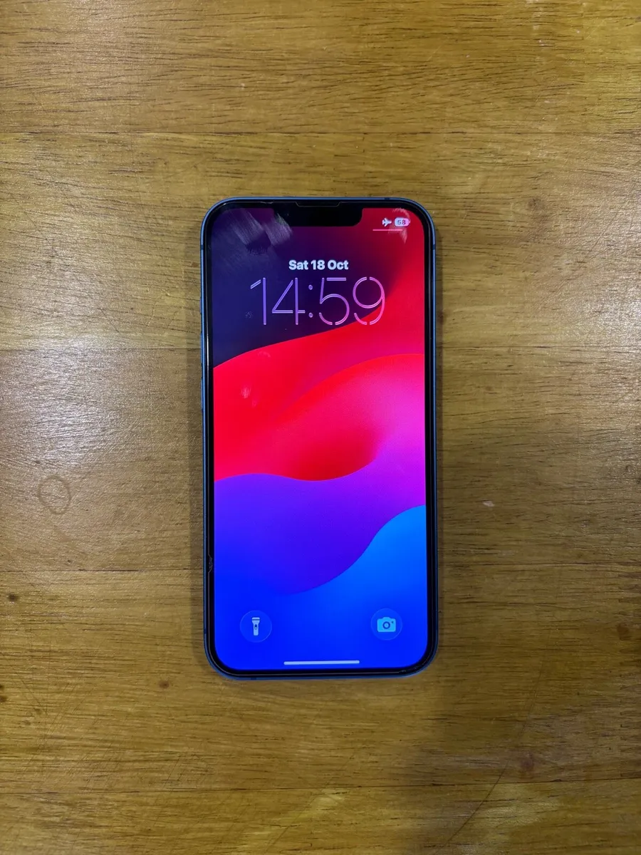 iPhone 13 - Image 2