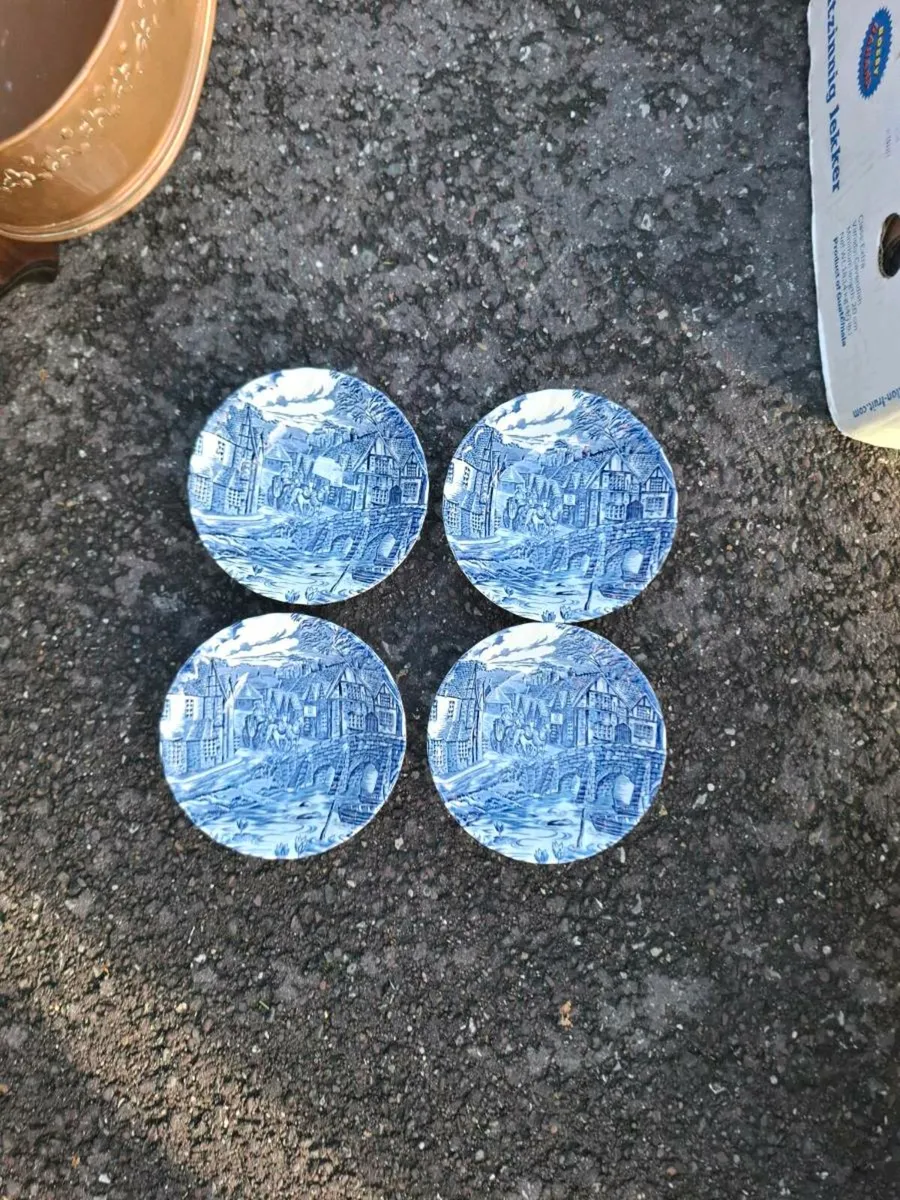 4 blue bowls possible to post