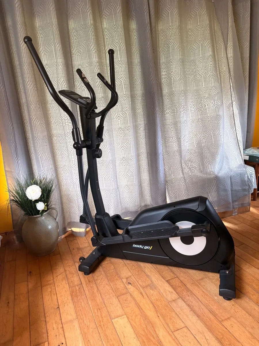Cross Trainer - Image 1