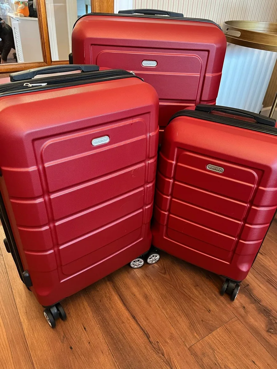 Set of luggage - Image 1