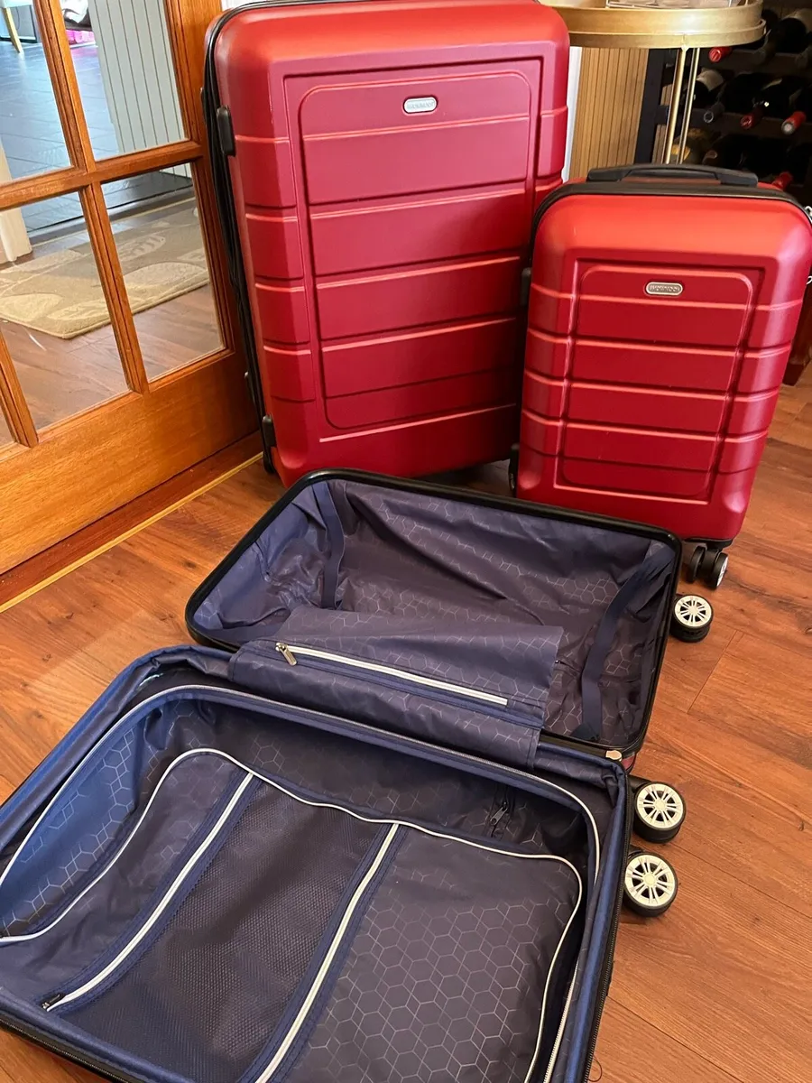 Set of luggage - Image 2