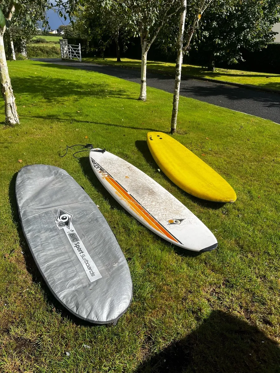 Surf board and learner board. - Image 1