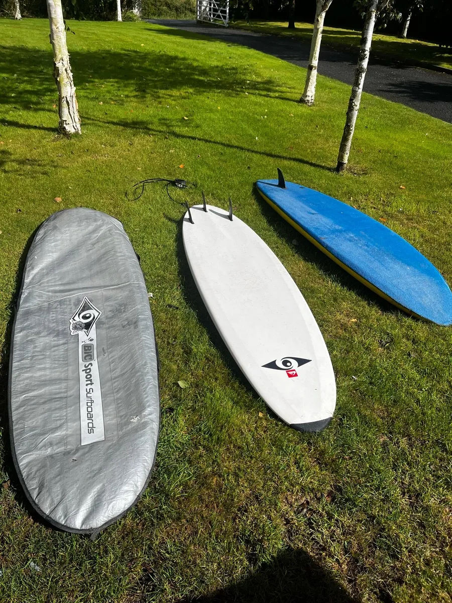 Surf board and learner board. - Image 2