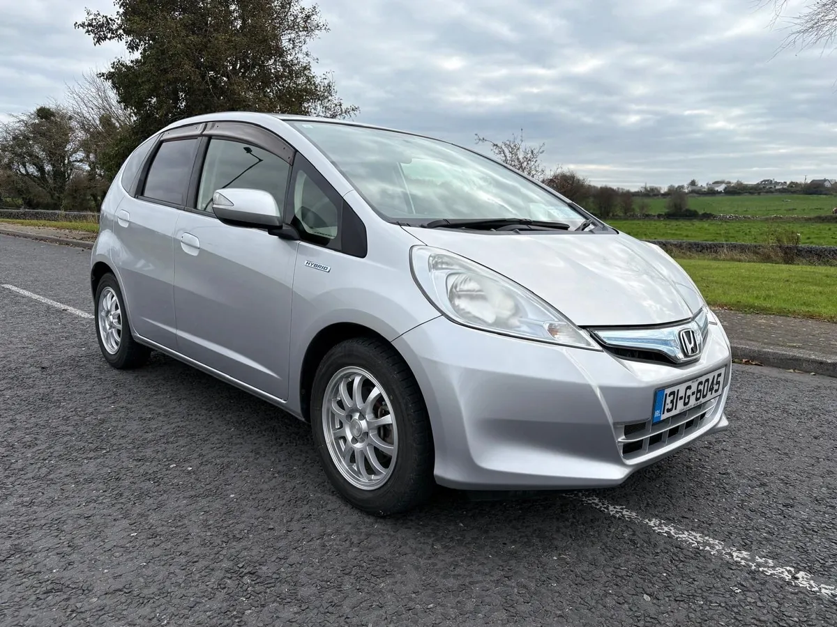 2013 HONDA FIT/JAZZ HYBRID AUTOMATIC - Image 2