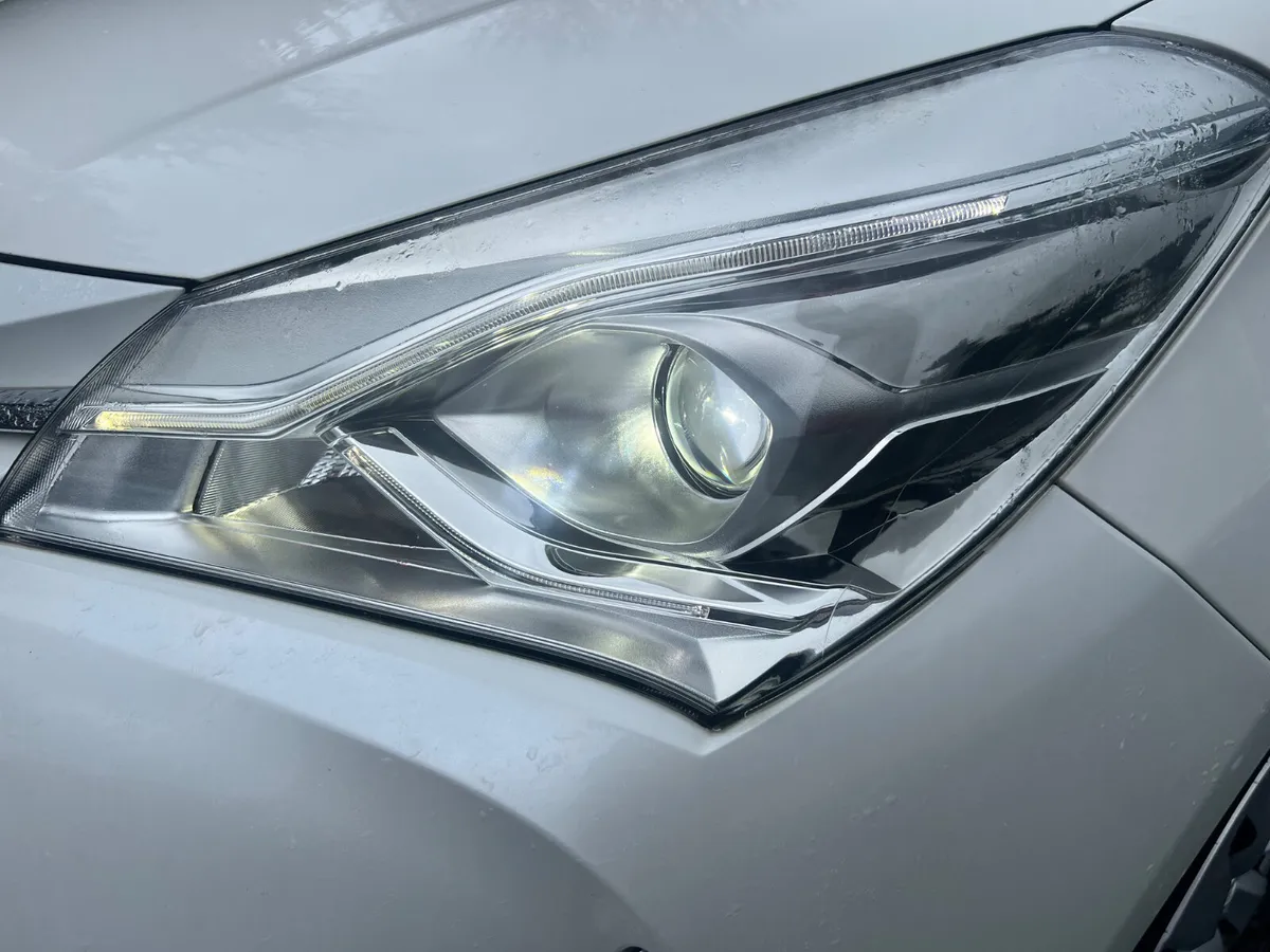 2019 Toyota Vitz auto- immaculate condition - Image 4