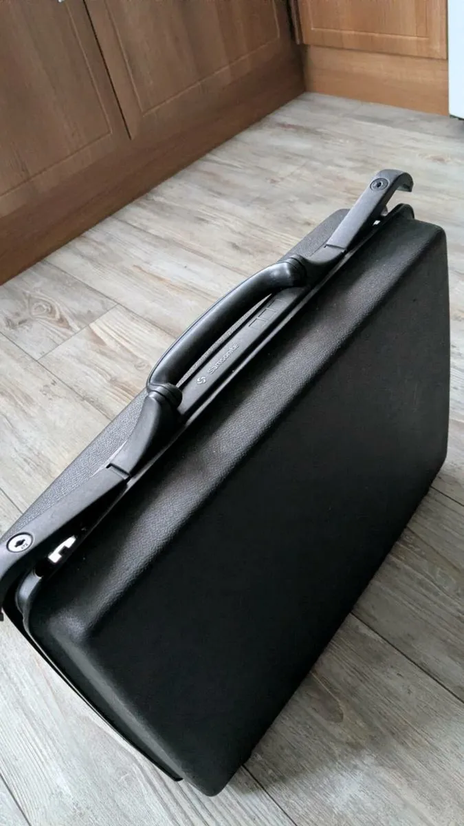 Small Samsonite Briefcase - Image 1