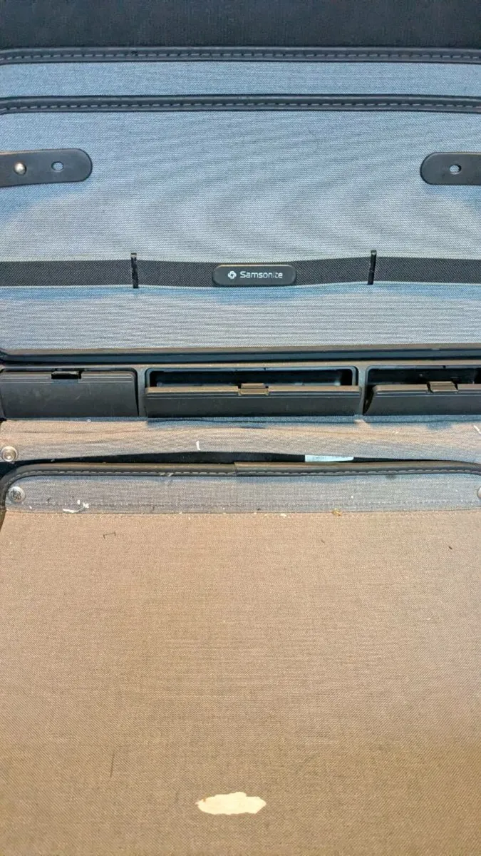 Small Samsonite Briefcase - Image 2