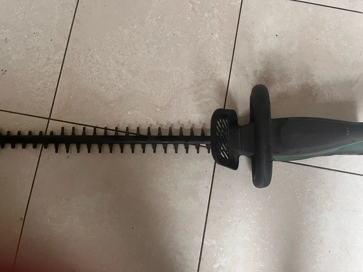 Hedge clipper electric with battery - Image 1