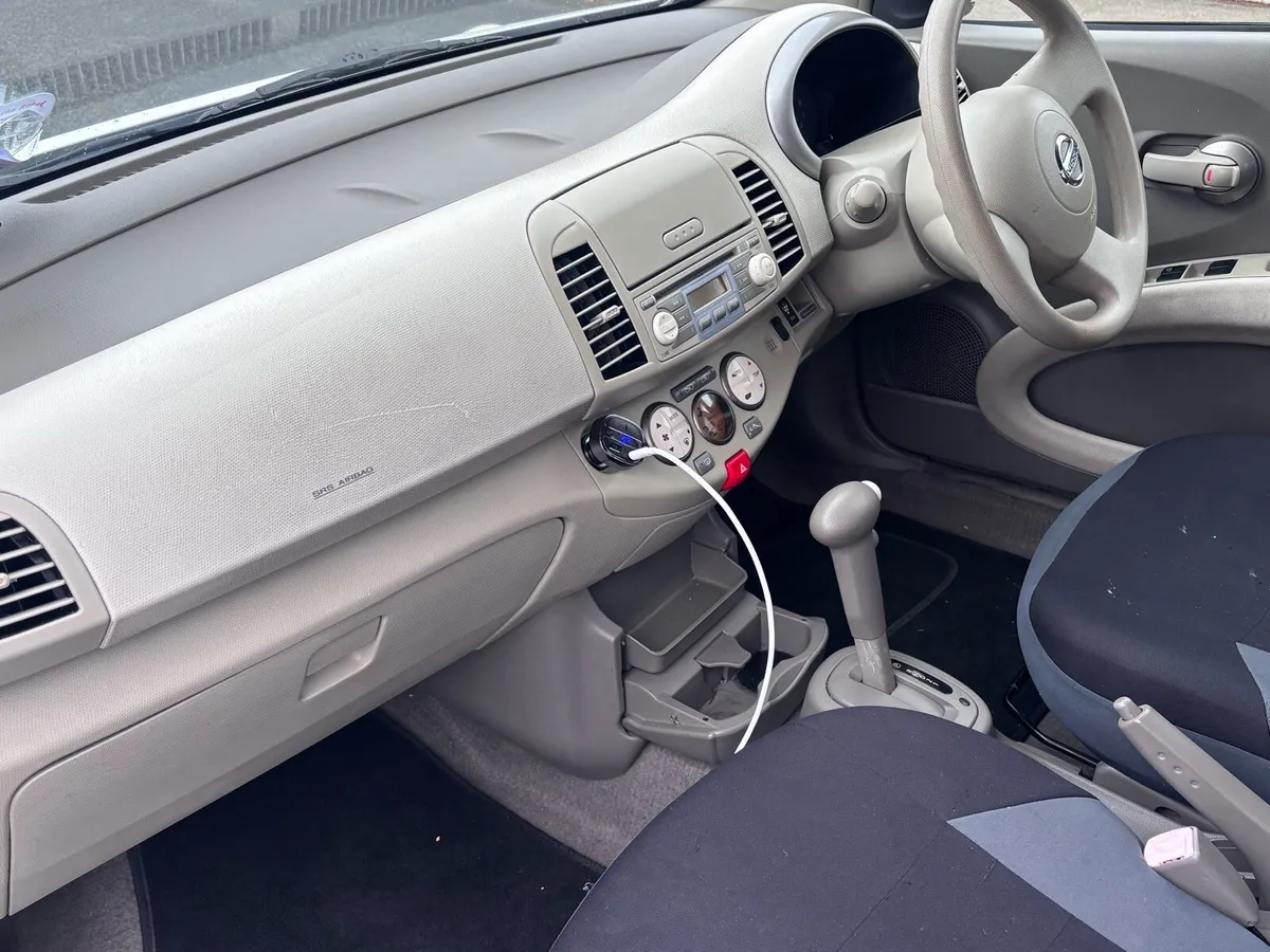 Automatic nissan micra 1.0 low km - Image 4