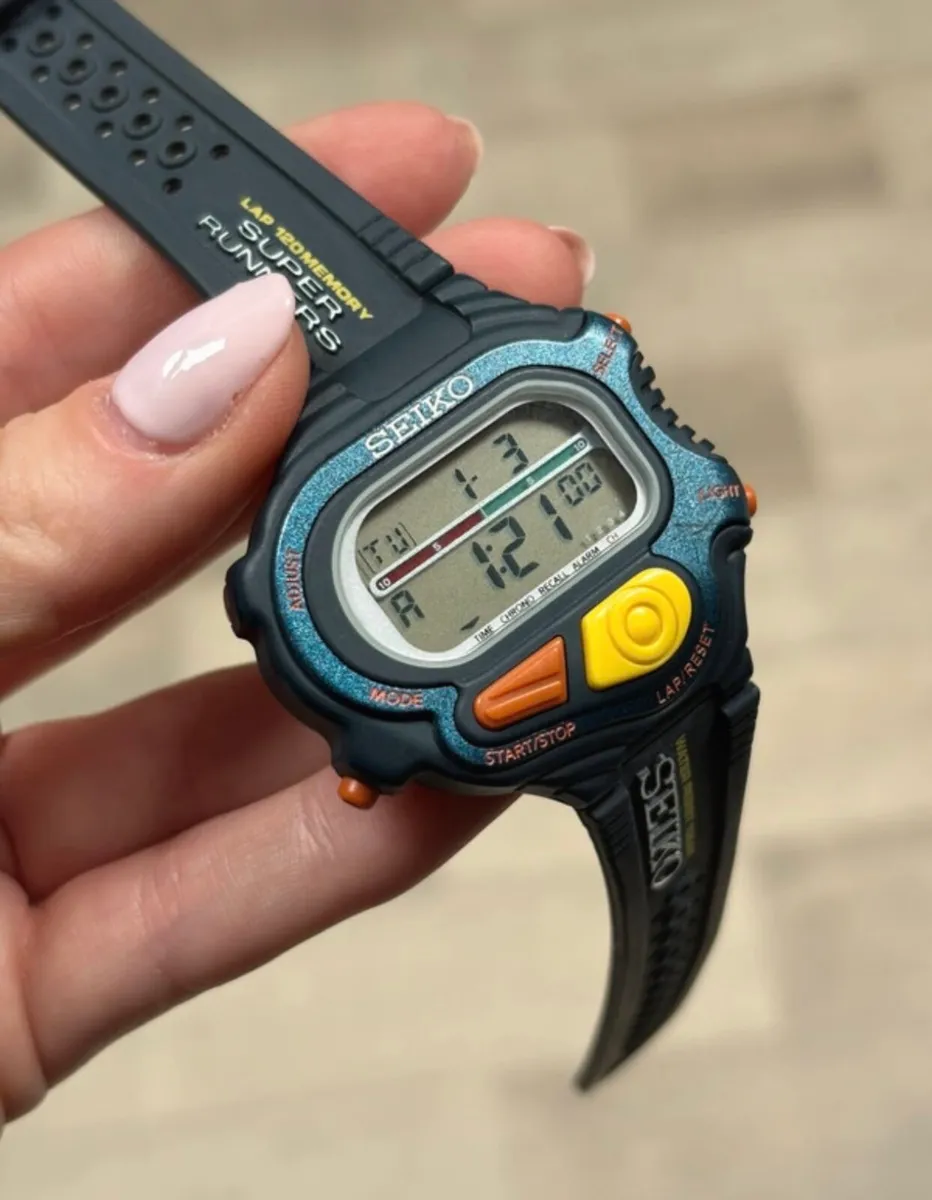 Vintage Seiko digital watch - Image 4