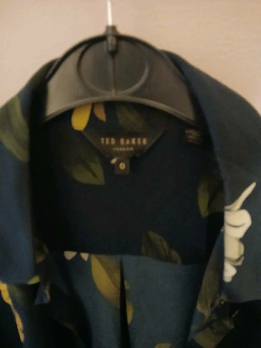 TED BAKER ladies shirt size 0 - Image 2