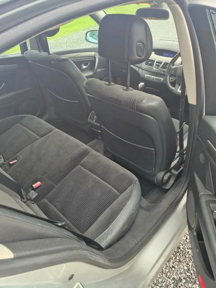 Car - Image 2
