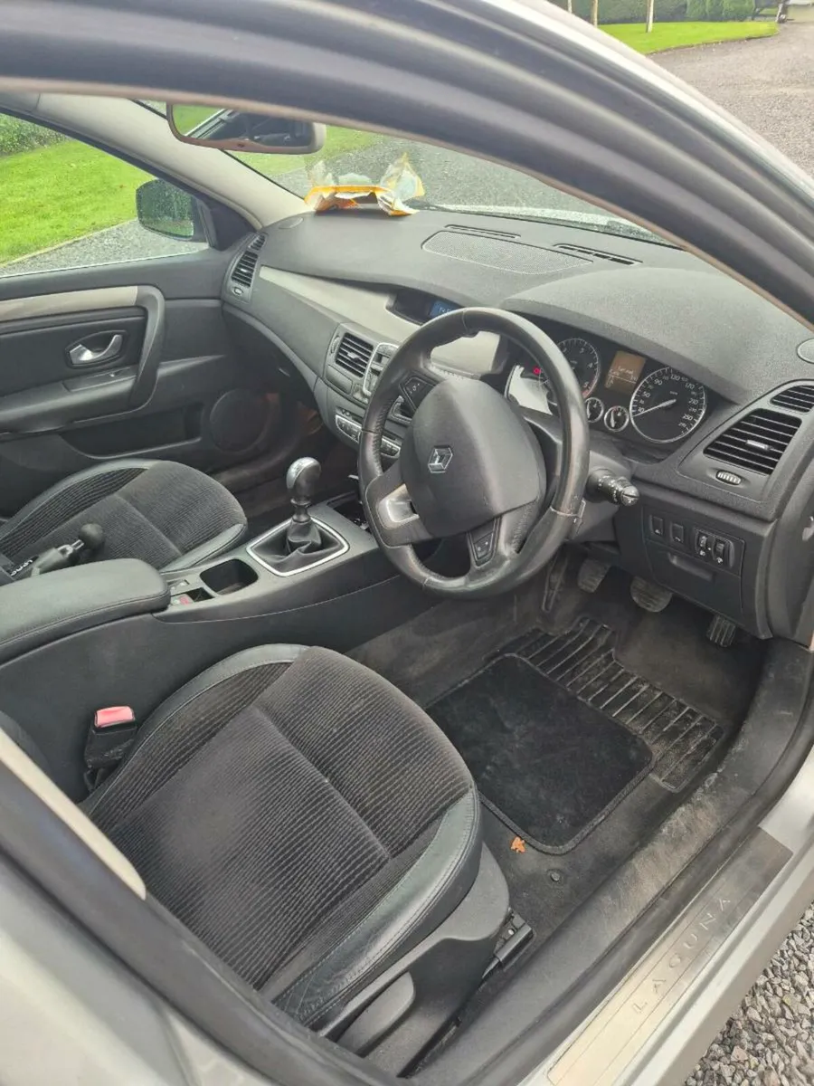 Car - Image 3