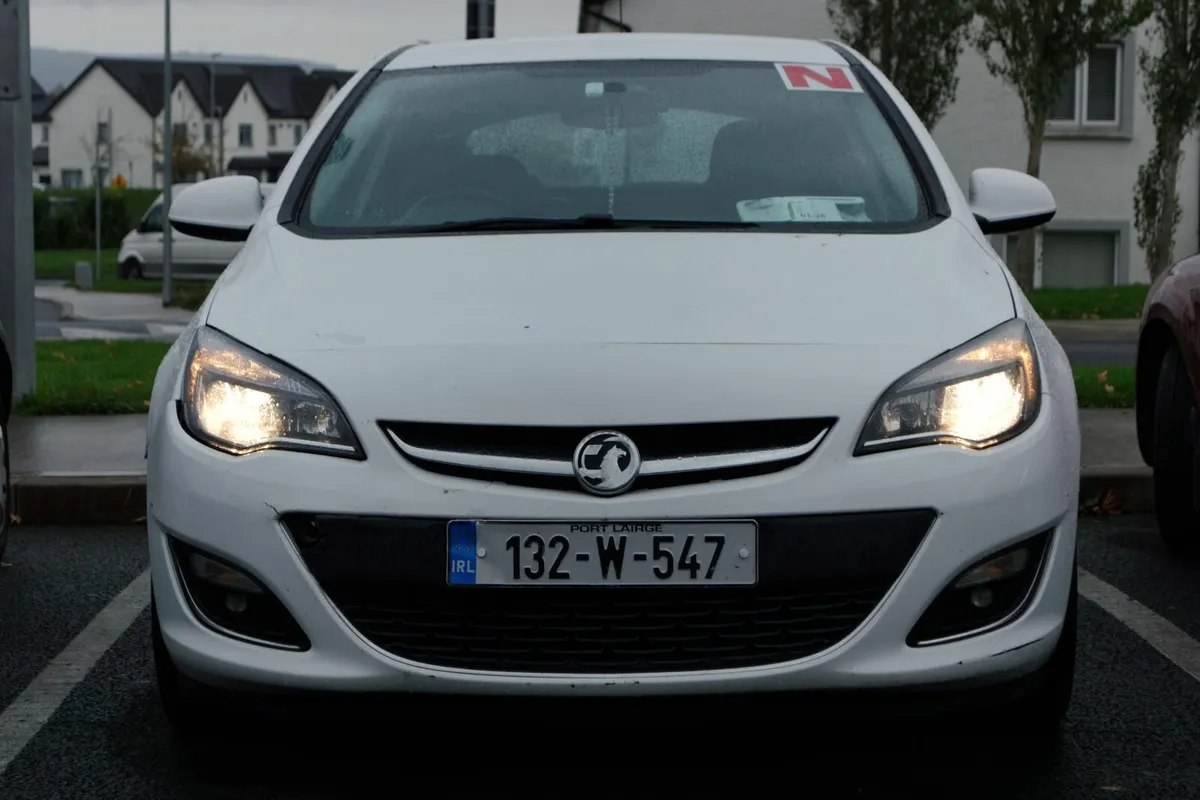 Vauxhall Astra 2013 SRI 1.4L (PRICE NEGOTIABLE!!!) - Image 4