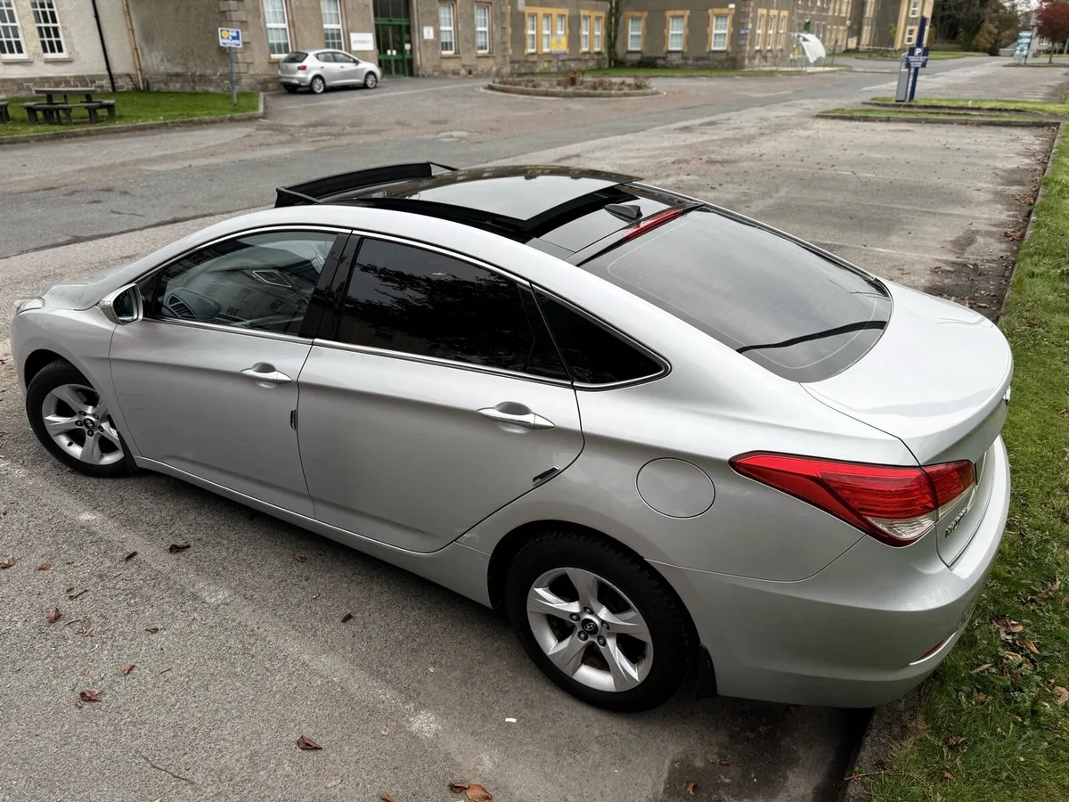 AUTOMATIC HYUNDAI i40 - Image 4