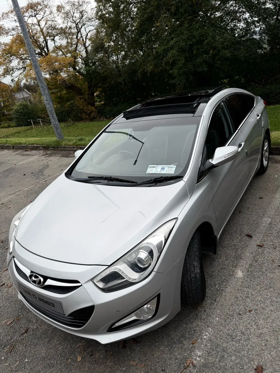 AUTOMATIC HYUNDAI i40 - Image 1