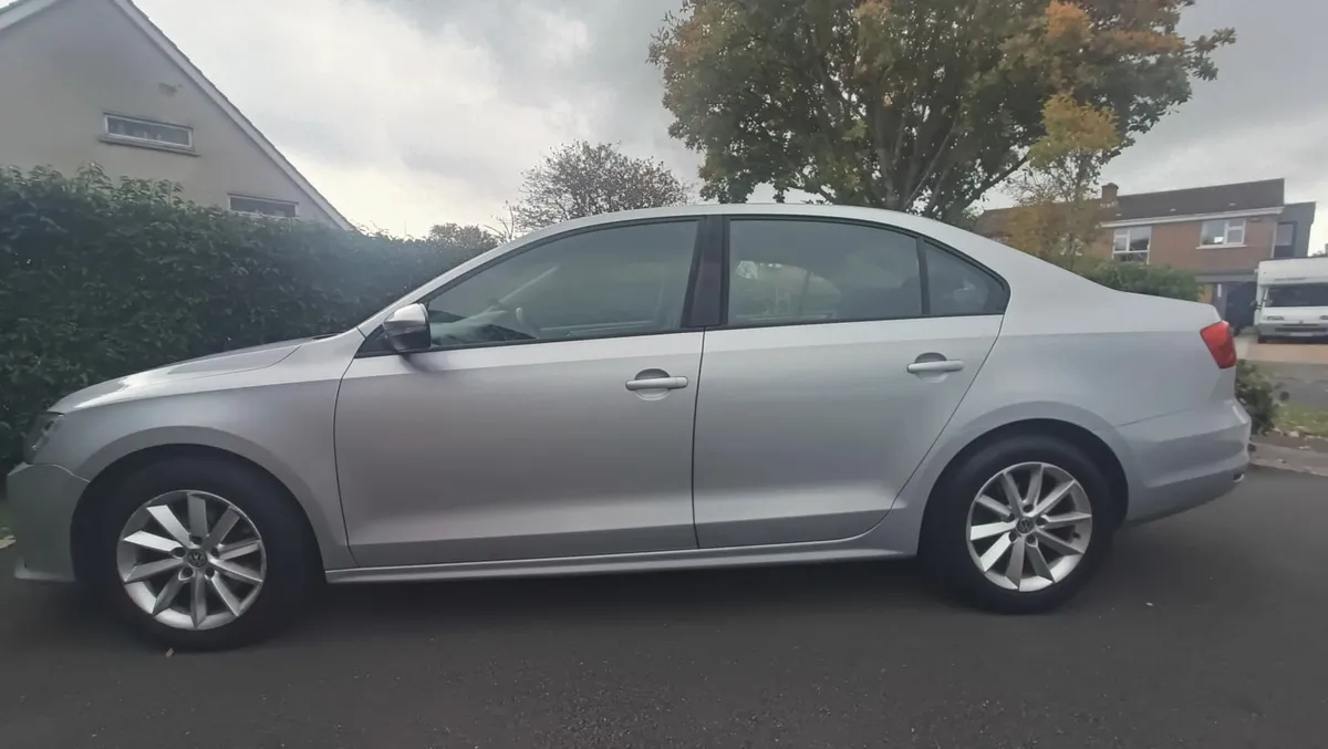 Volkswagen Jetta 2016 - Image 3