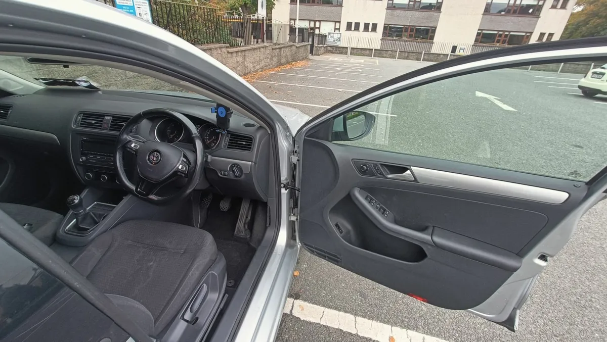 Volkswagen Jetta 2016 - Image 4