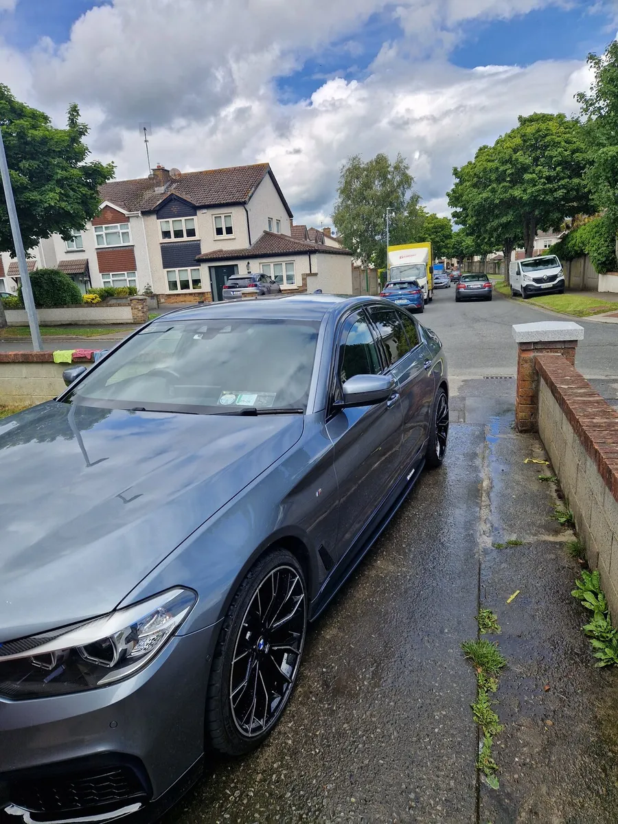 BMW 5-Series 2018 - Image 2